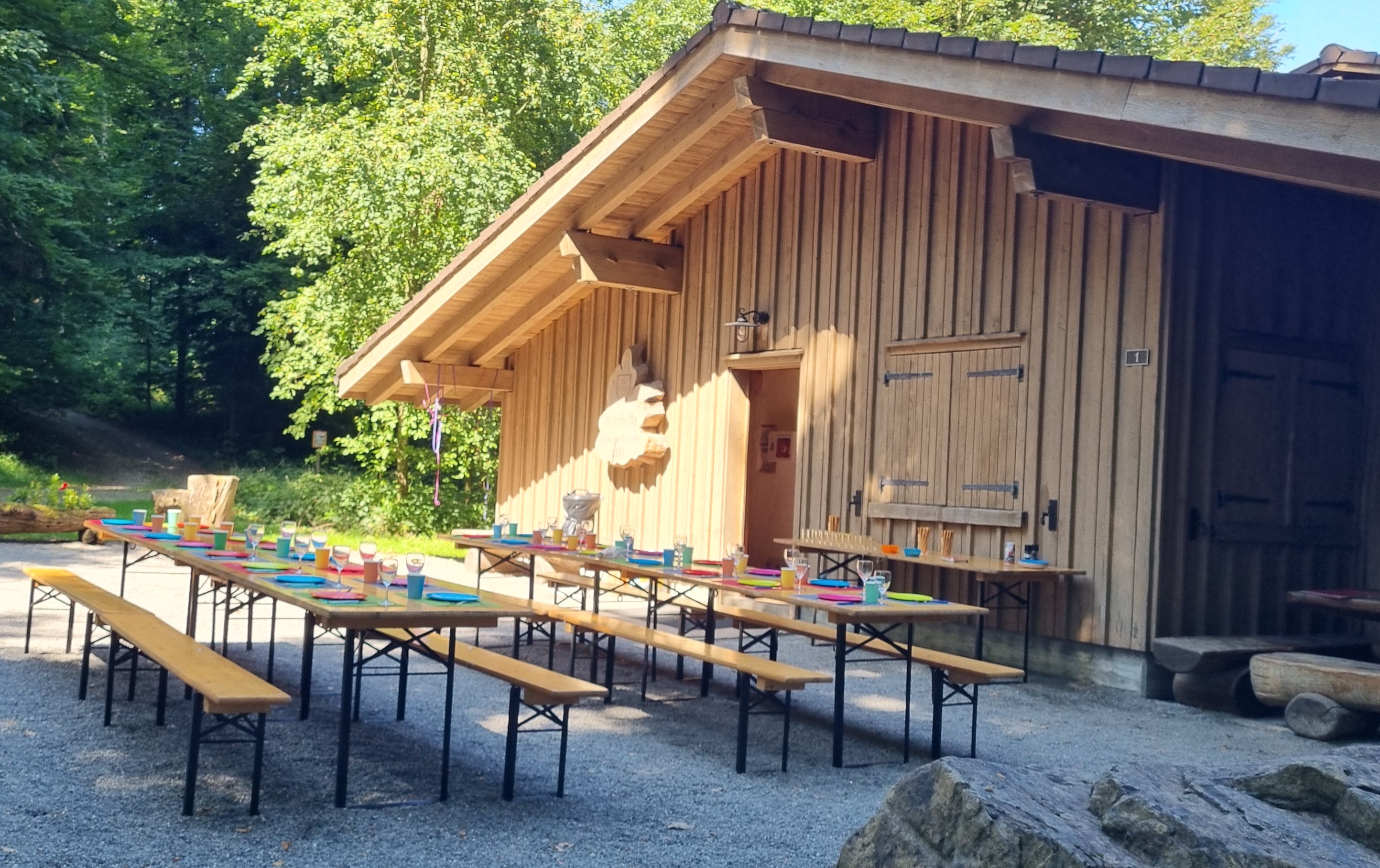 Eindrücke von unserem Zäme-sii-Event vom 10.08.25  Zäme aktiv sii, feste, glücklich sii, einfach lustig ha und gniesse  Text: Alfred Tschopp/Fotos: Claudine Carré  Waldhüttenfest 👉 Waldhütte Cheserholz, Eggenwil AG