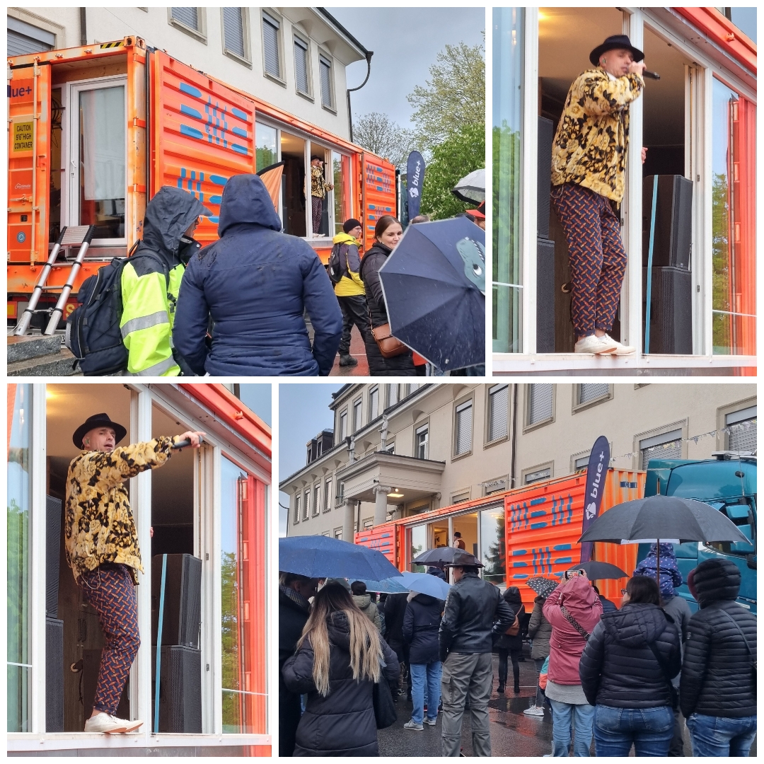 Eindrücke von unserem Zäme-sii-Event vom 18. April 24 Zäme aktiv sii, feste, glücklich sii, einfach lustig ha und gniesse  Text: Alfred Tschopp - Foto: Claudine Carré  Dodo Container Road Tour, Wallisellen  Am 18. April 2024 fand in Wallisellen ein Auftritt des berühmten Musikers Dodo statt, der die Menge mit seiner charismatischen Bühnenpräsenz und seinen mitreissenden Songs begeisterte.